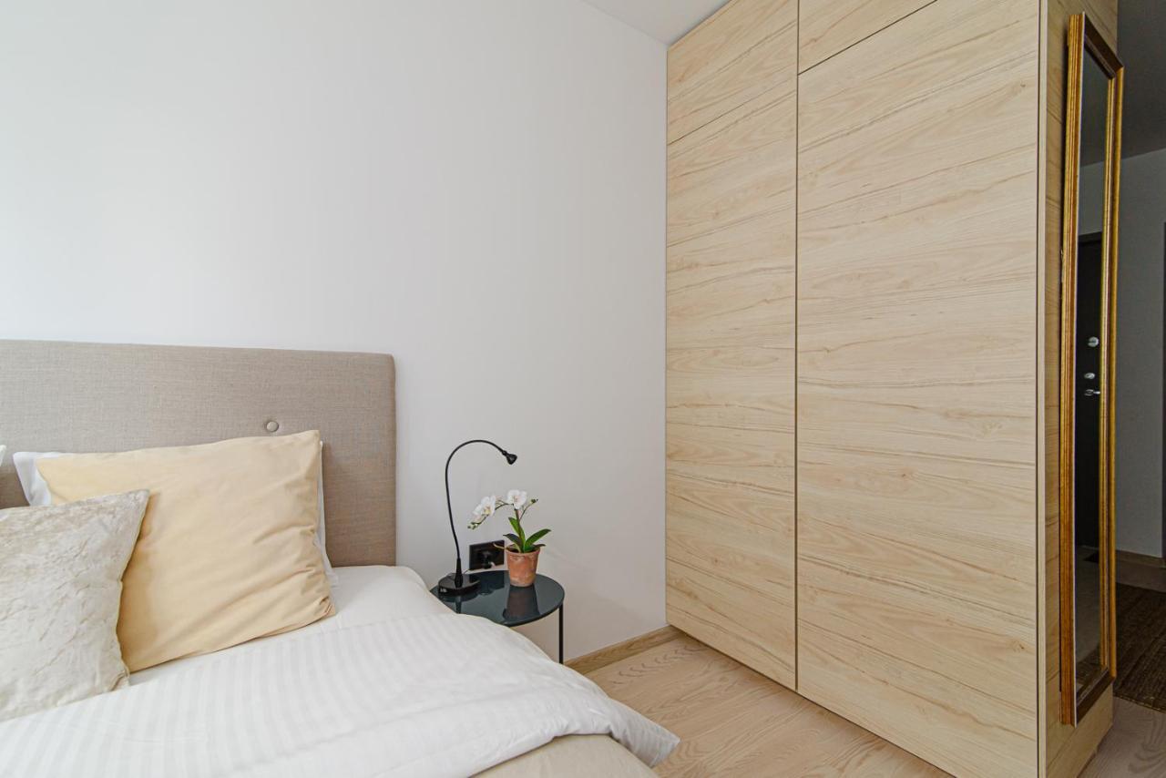 Modern Apartment Next To Ozas Park By Urban Rent Вильнюс Экстерьер фото